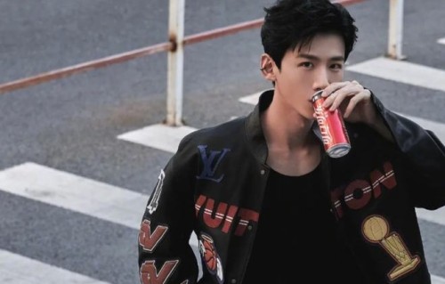 正午阳光小白宇宙，“白”姓演员梦幻联动！