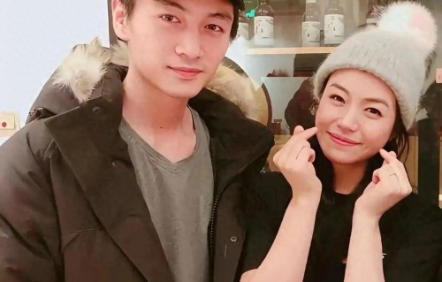 陈晓反击陈妍希！回应未出席前岳父丧礼，否认冷暴力陈妍希和孩子 