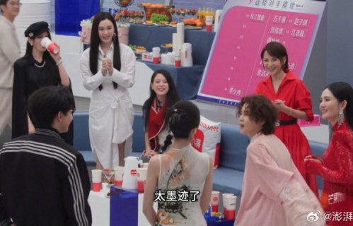 《浪姐7》陷“七年之痒”：跑调成神曲，是综艺退化还是价值失守？|乘风2026|歌手2024|乘风破浪的姐姐|李小冉|唐艺昕