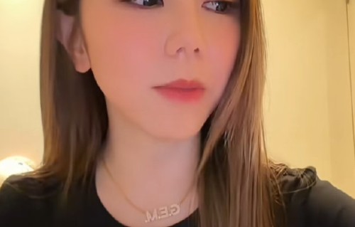 邓紫棋在演唱会中因地中海贫血具体经历了哪些不为人知的困难？