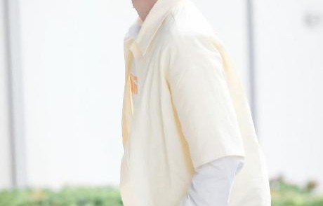 网友对刘耀文趾压板‘嘴硬’事件的玩梗和二次创作有哪些？