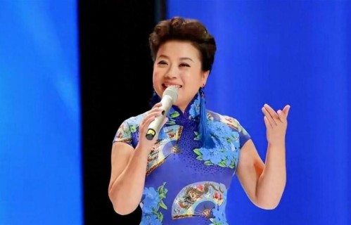 57岁歌唱家张也未婚引热议：不结婚的人生，照样能活得通透舒展